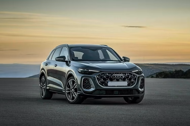 Audi New Q5 third-gen Right Front Three Quarter Audi New Q5 third-gen Right Front Three Quarter