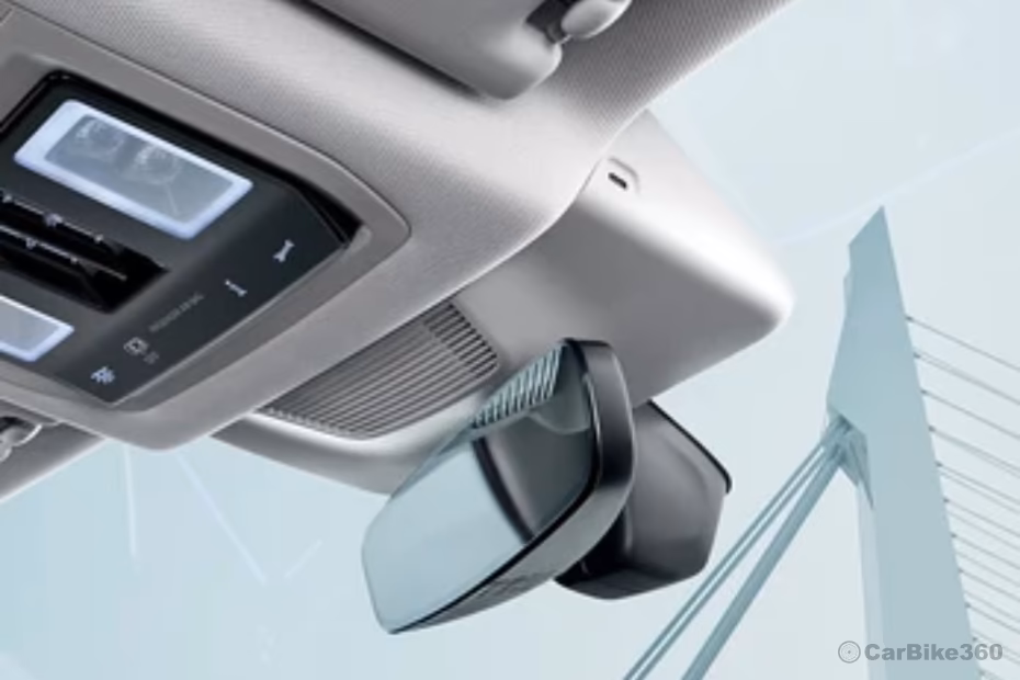 Skoda Kodiaq USB-C in the Rear View Mirror Skoda Kodiaq USB-C in the Rear View Mirror
