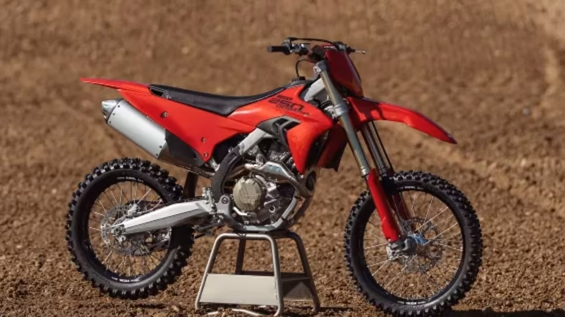 Ducati Desmo250 MX debuts with 44.5 HP engine for MX2 racing Audio
