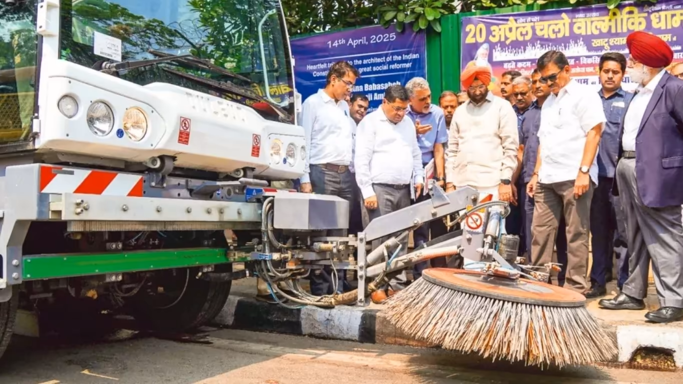 CAQM Plan to Improve Mechanical Sweepers in Delhi