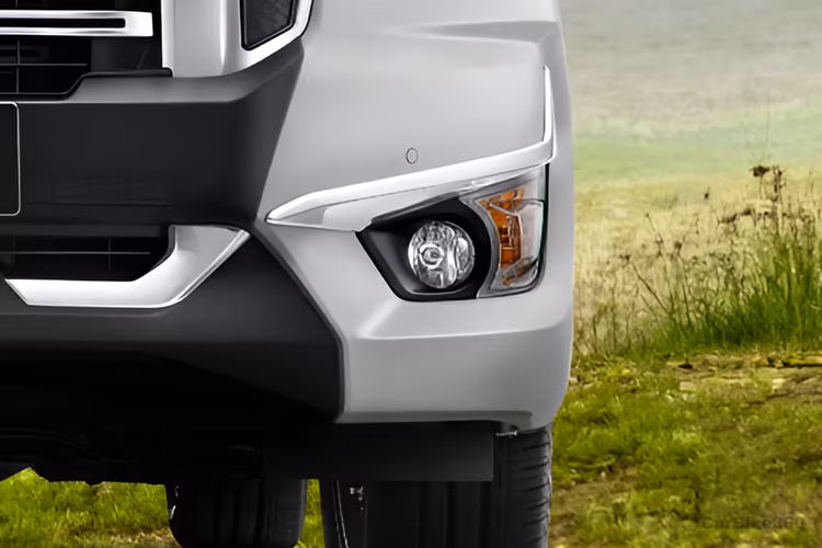 2026 Toyota Innova Crysta lower bumper fog lamps
