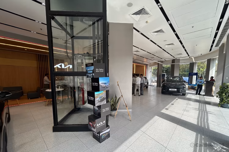 Allied Motors - Sohna Road Point of Sale Merchandise Cube Tower