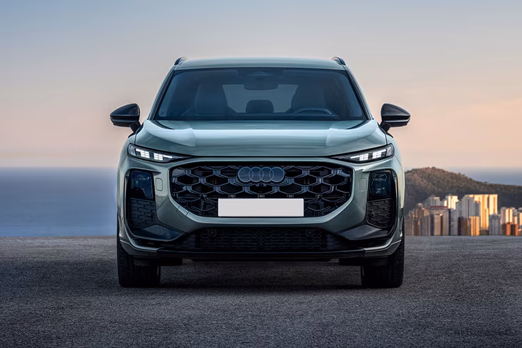 Audi Q3 2026 symmetrical front view fascia