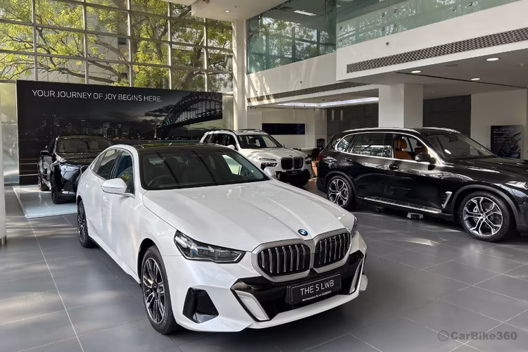 BMW Bird Automotive Showroom Sector 16, Gurugram Model Display Area BMW Bird Automotive Showroom Sector 16, Gurugram Model Display Area