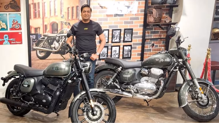 Classic Legends brings together 2000 riders across India for world motorcycle day Classic Legends brings together 2000 riders across India for world motorcycle day