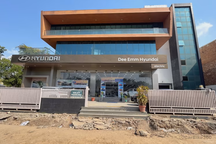 Dee Emm Hyundai - Sector 16 Showroom Exterior View Dee Emm Hyundai - Sector 16 Showroom Exterior View