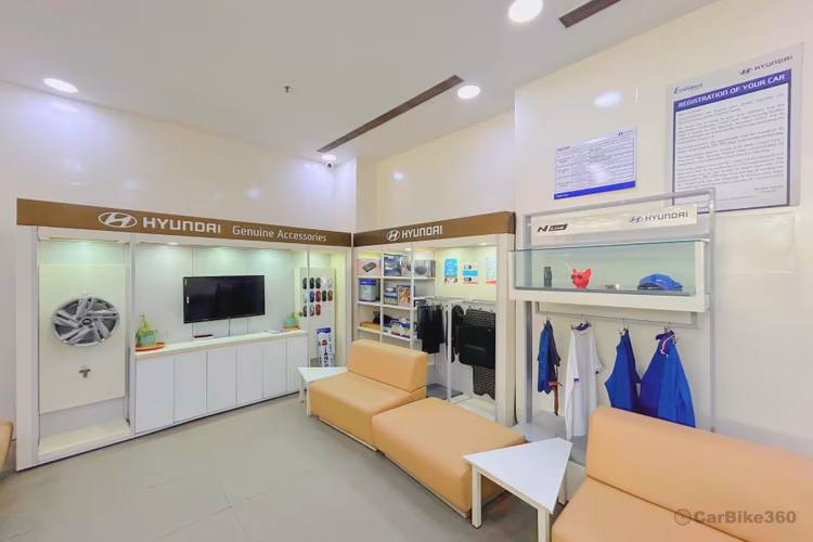 Dee Emm Hyundai - Sector 16 Showroom Interior Genuine Accessories Display Dee Emm Hyundai - Sector 16 Showroom Interior Genuine Accessories Display