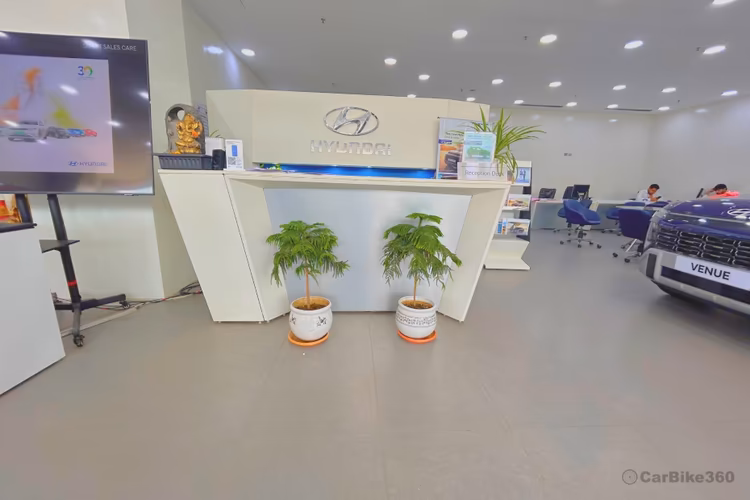 Dee Emm Hyundai - Sector 16 Showroom Interior Hyundai Big Logo Dee Emm Hyundai - Sector 16 Showroom Interior Hyundai Big Logo
