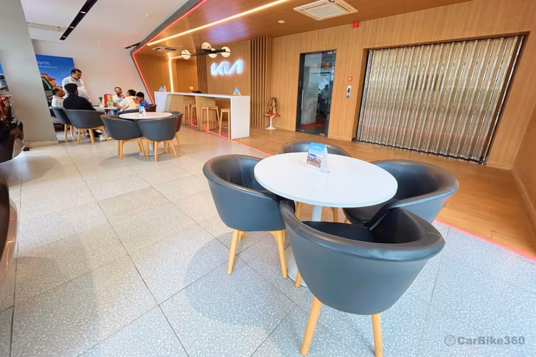 Frontier Kia - Golf Course Road Showroom Customer Lounge Area Close View