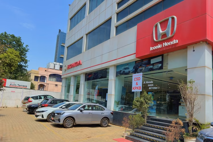 Iconic Honda Sector 14 Gurugram Showroom Exterior View