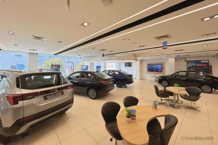Iconic Honda Sector 14 Gurugram Showroom Interior Model Display Area
