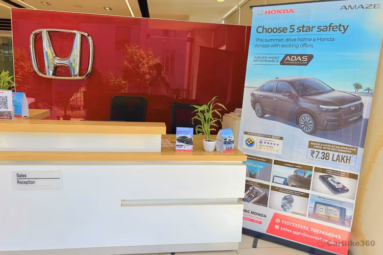 Iconic Honda Sector 14 Gurugram Showroom Reception View