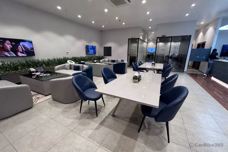 VinFast Gurugram - Sector 48 Showroom Interaction Table