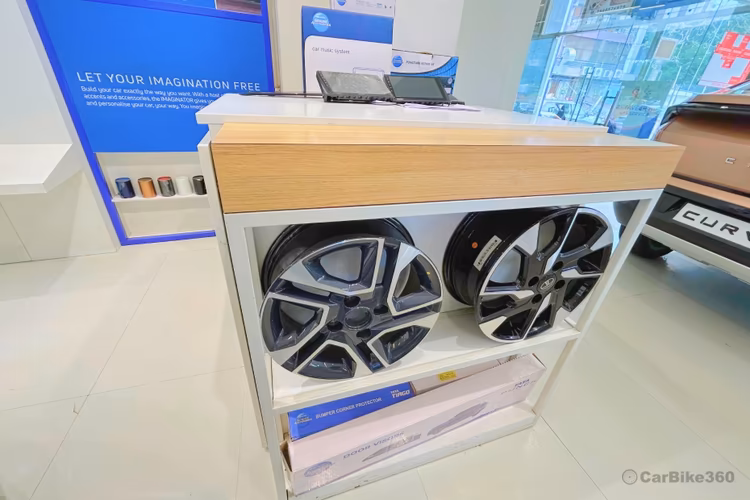 Zedex Tata - Sector 48 Showroom Accessories Gallery Area Zedex Tata - Sector 48 Showroom Accessories Gallery Area