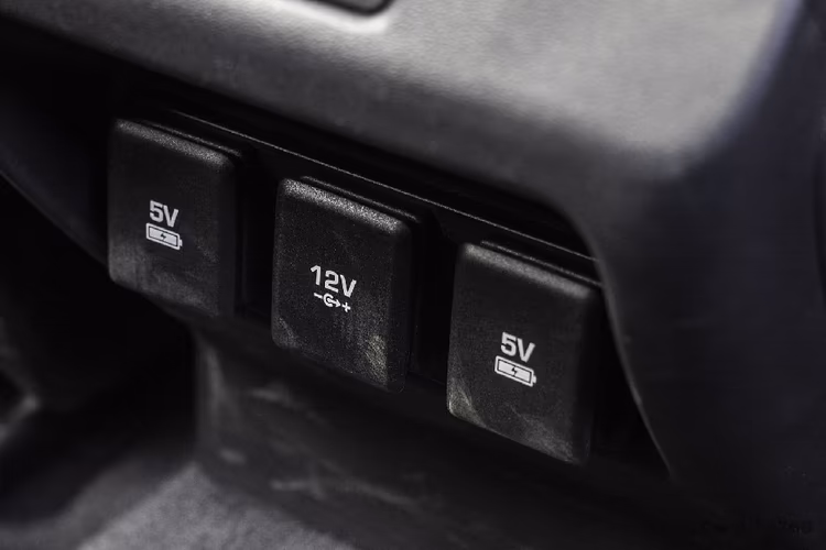 Land Rover Range Rover Evoque USB Port Land Rover Range Rover Evoque USB Port
