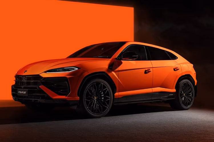 Lamborghini Urus SE Left Front Three Quarter Lamborghini Urus SE Left Front Three Quarter