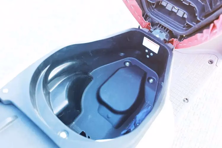 Suzuki Access 125 Underseat Storage Suzuki Access 125 Underseat Storage