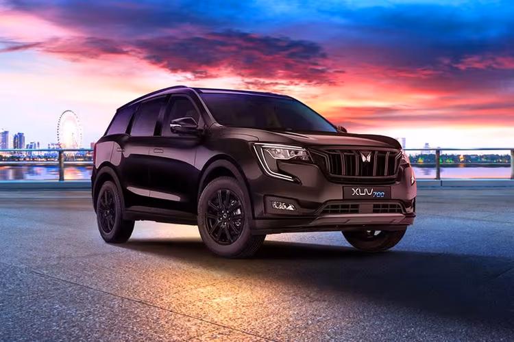 Mahindra XUV700 Mahindra XUV700