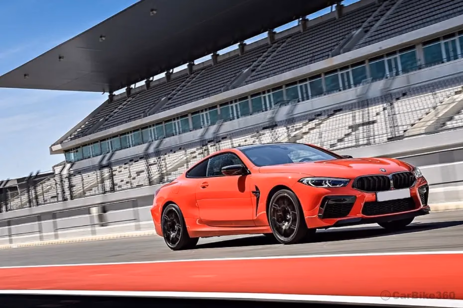 BMW M8 राइट फ्रंट थ्री क्वार्टर BMW M8 राइट फ्रंट थ्री क्वार्टर