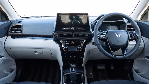 Mahindra XUV 3XO EV Dashboard Mahindra XUV 3XO EV Dashboard