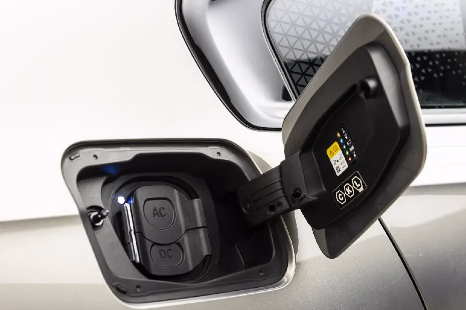 BMW I7 Open Fuel Lid BMW I7 Open Fuel Lid
