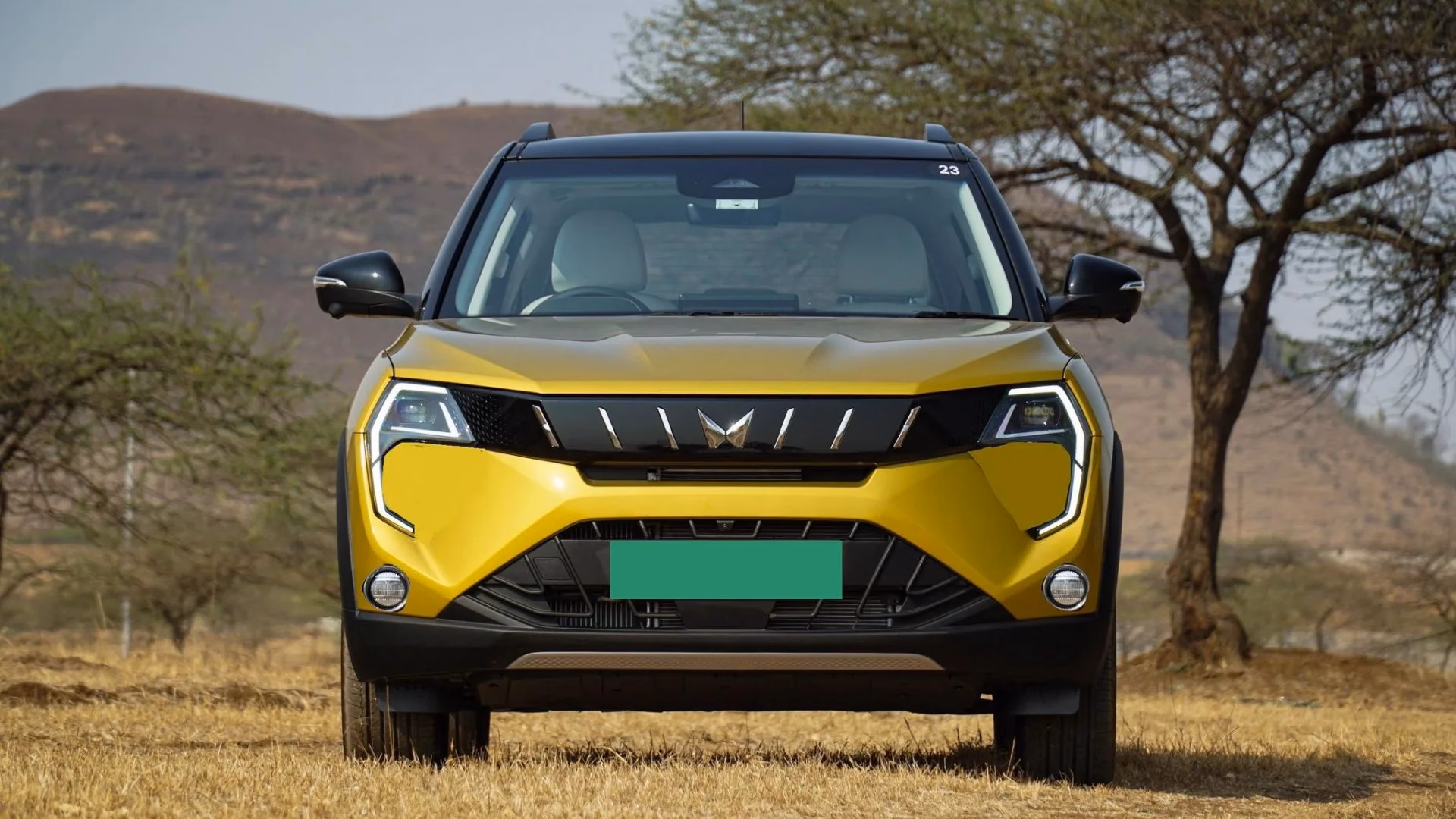 Mahindra XUV 3XO EV Front View Mahindra XUV 3XO EV Front View