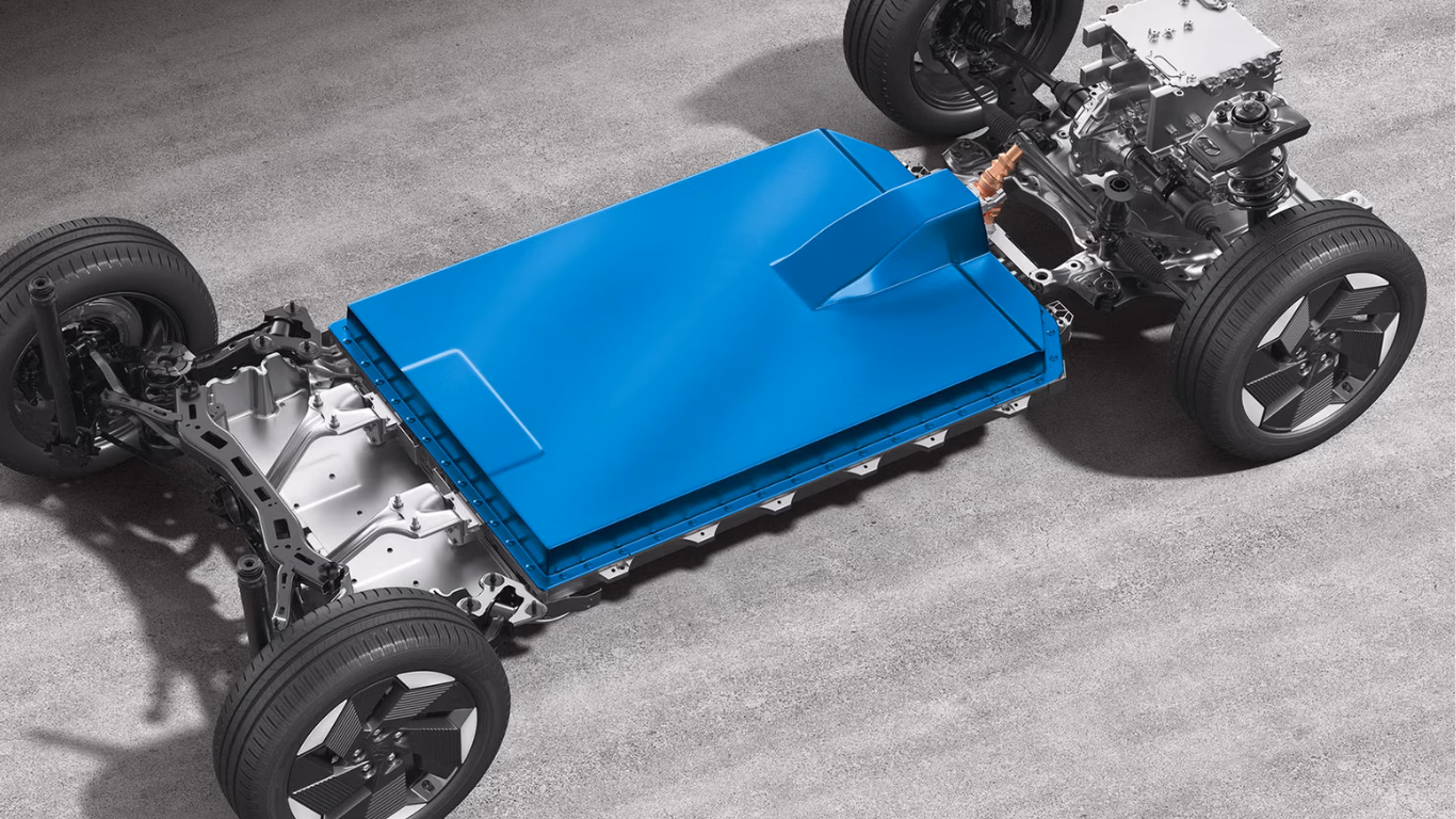 e VITARA comes equipped with a High Capacity Battery comprised of 120 lithium-ion based cells with an operating range from -30°C to 60°C. e VITARA comes equipped with a High Capacity Battery comprised of 120 lithium-ion based cells with an operating range from -30°C to 60°C.