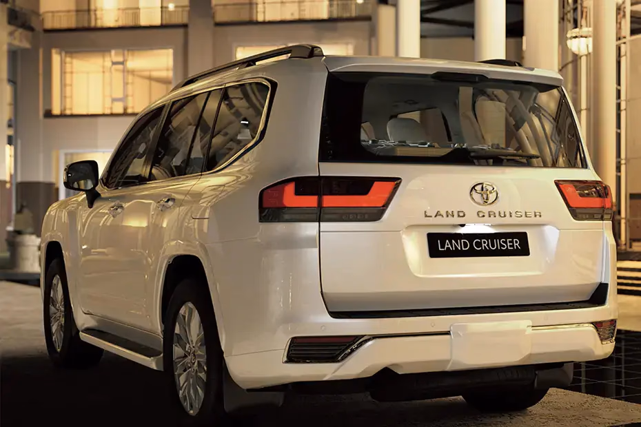 Land Cruiser Left Side Rear View