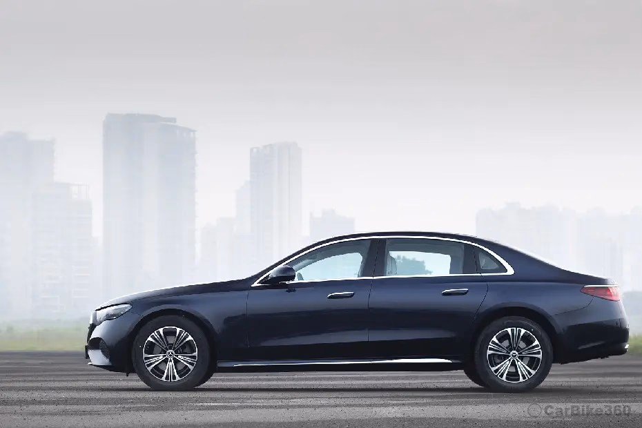 Mercedes-Benz E-Class Left Side View Mercedes-Benz E-Class Left Side View