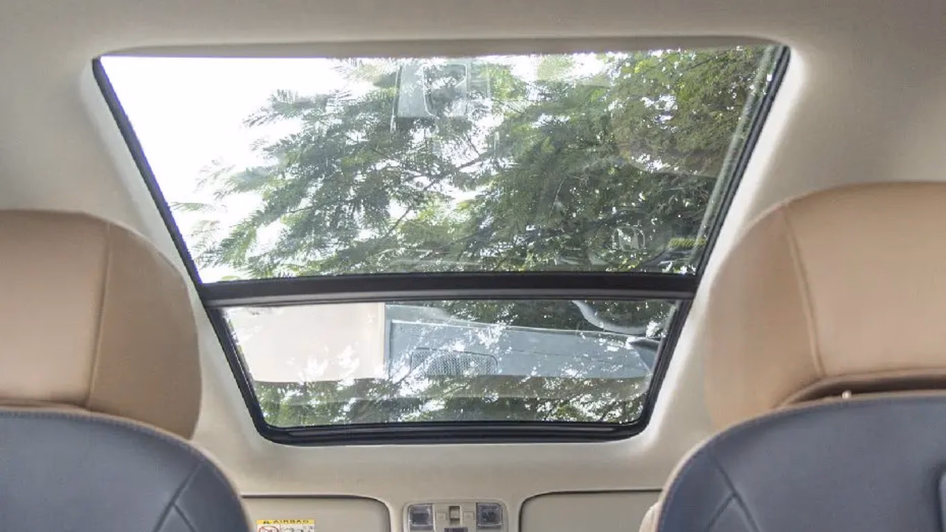 Alcazar Panoramic Sunroof