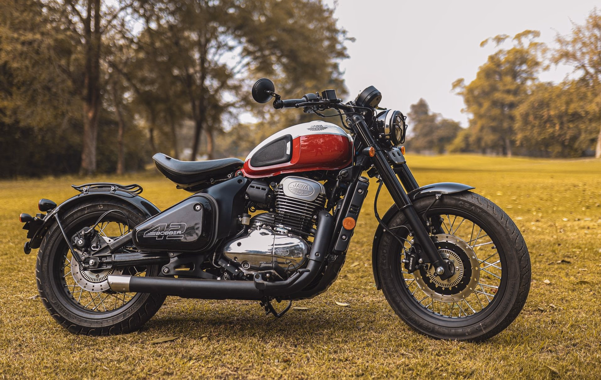 Jawa 42 Bobber: Braking, Safety & Handling Jawa 42 Bobber: Braking, Safety & Handling