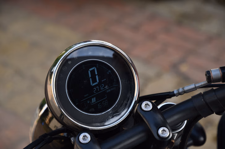 Jawa 42 Bobber: Mileage, Fuel, and Costs Jawa 42 Bobber: Mileage, Fuel, and Costs