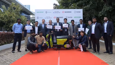 Emobi Deploys 100 AKX Kyari Electric Scooters