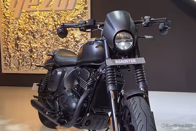 2025 Yezdi Roadster Right Front Three Quarter