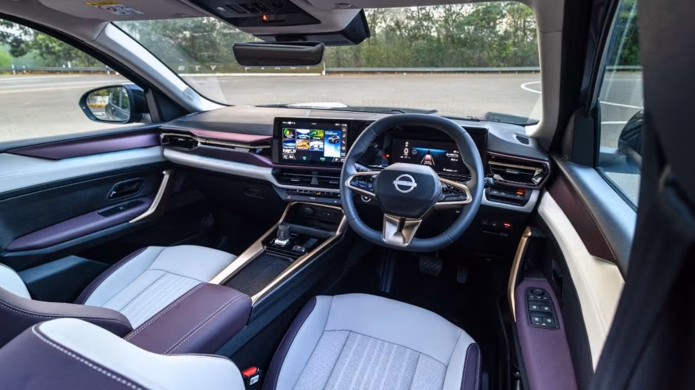 Nissan Tekton Interior