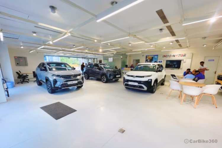 Arya Motors - Golf Course Interior Model View Area Arya Motors - Golf Course Interior Model View Area