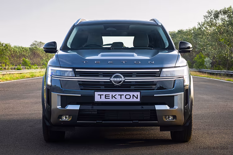Nissan Tekton Moonbow-Grey SUV Bold Front Exterior View with LED DRLs Nissan Tekton Moonbow-Grey SUV Bold Front Exterior View with LED DRLs