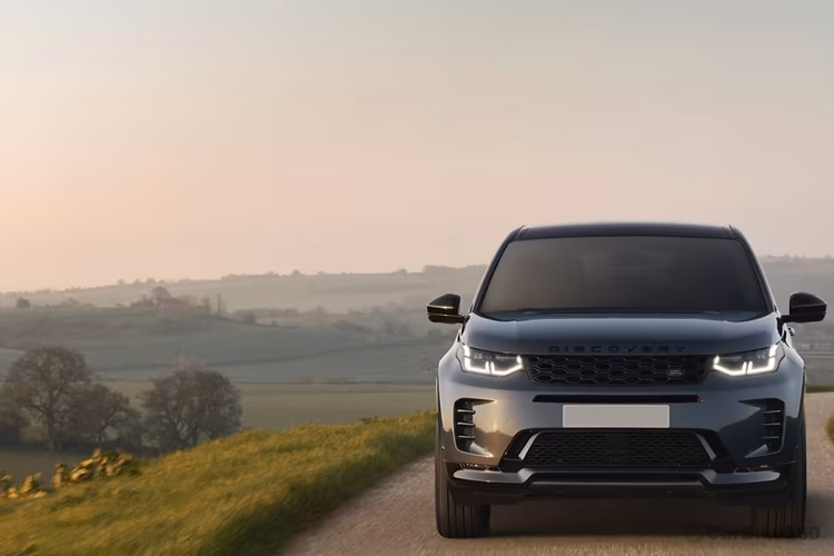 Land Rover Discovery Sport Front View
