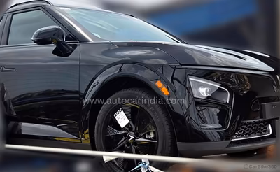 VinFast VF7 Spied in India Before Its Official Launch.jpg